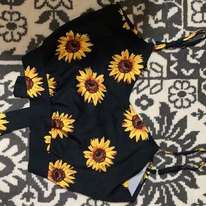 Hello, this is definitely a good top to bring to Mexico or on a summer vacation!